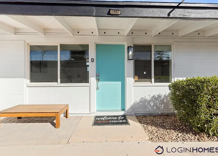 Holiday home Brand New W Parking Blocks From Oldtown- 4d