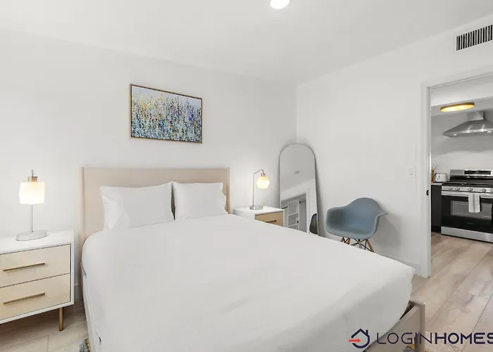 Brand New W Parking Blocks From Oldtown- 4d Holiday home