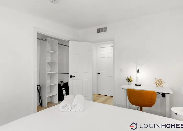 Brand New W Parking Blocks From Oldtown- 4d * Scottsdale