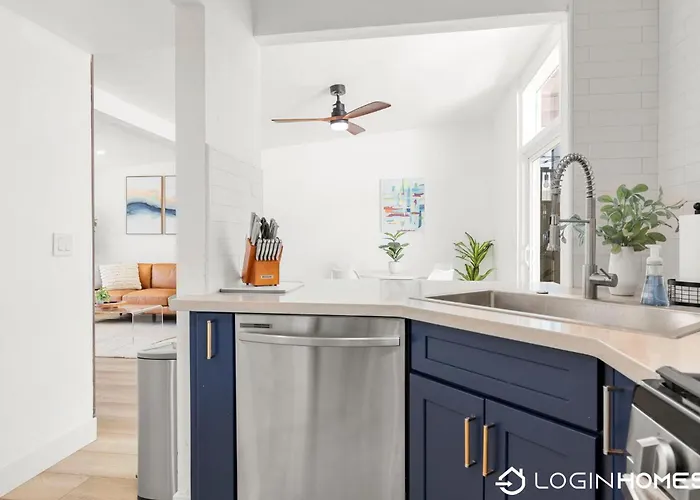 Holiday home Brand New W Parking Blocks From Oldtown- 4d Scottsdale