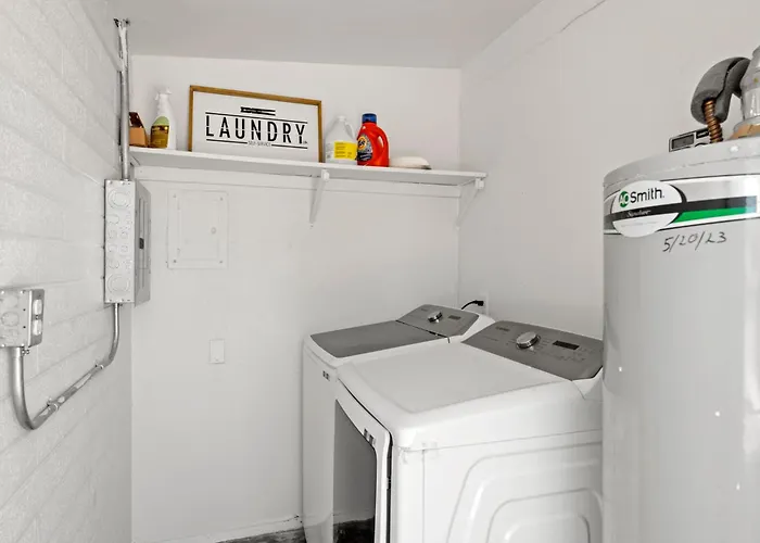 Holiday home Brand New W Parking Blocks From Oldtown- 4d Scottsdale